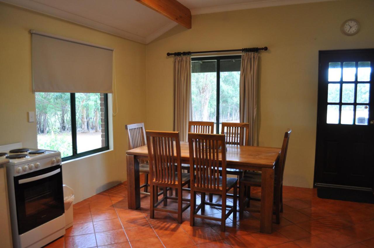Karri Valley Chalets Pemberton Buitenkant foto